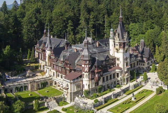 Замок Пелеш в Трансильвании