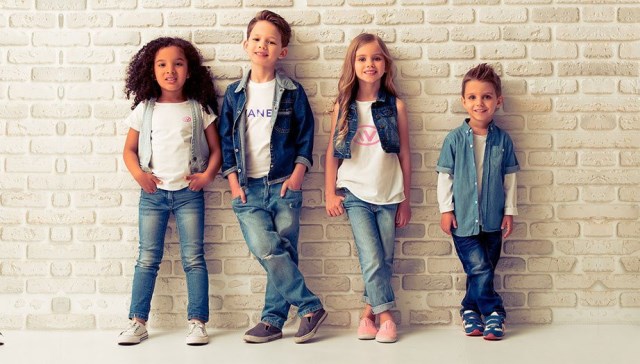 Как открыть бизнес по продаже детской одежды и обуви и выгодно ли это?