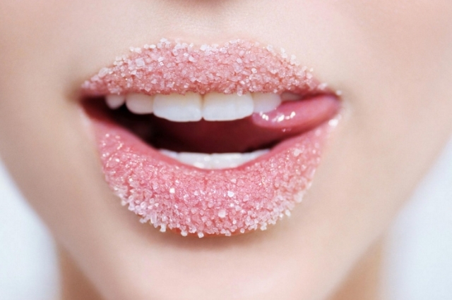 Факторы, способствующие обезвоживанию губ