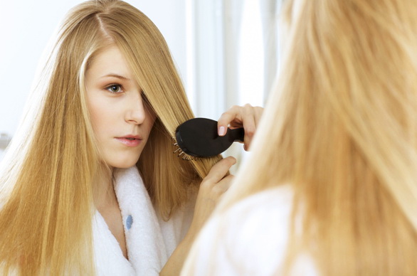 Как правильно ухаживать за осветлёнными волосами?
