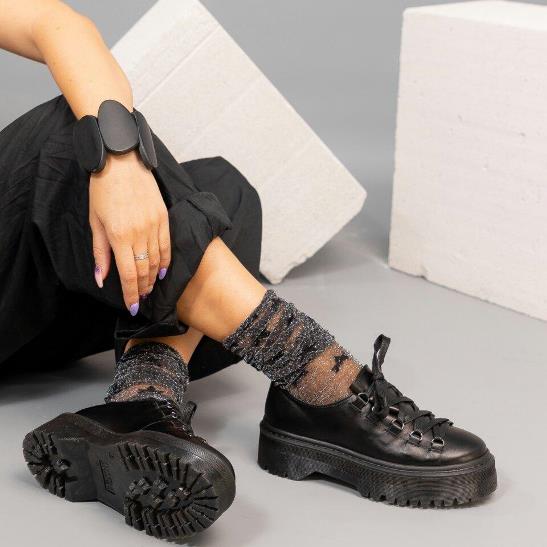 Женские туфли со шнуровкой